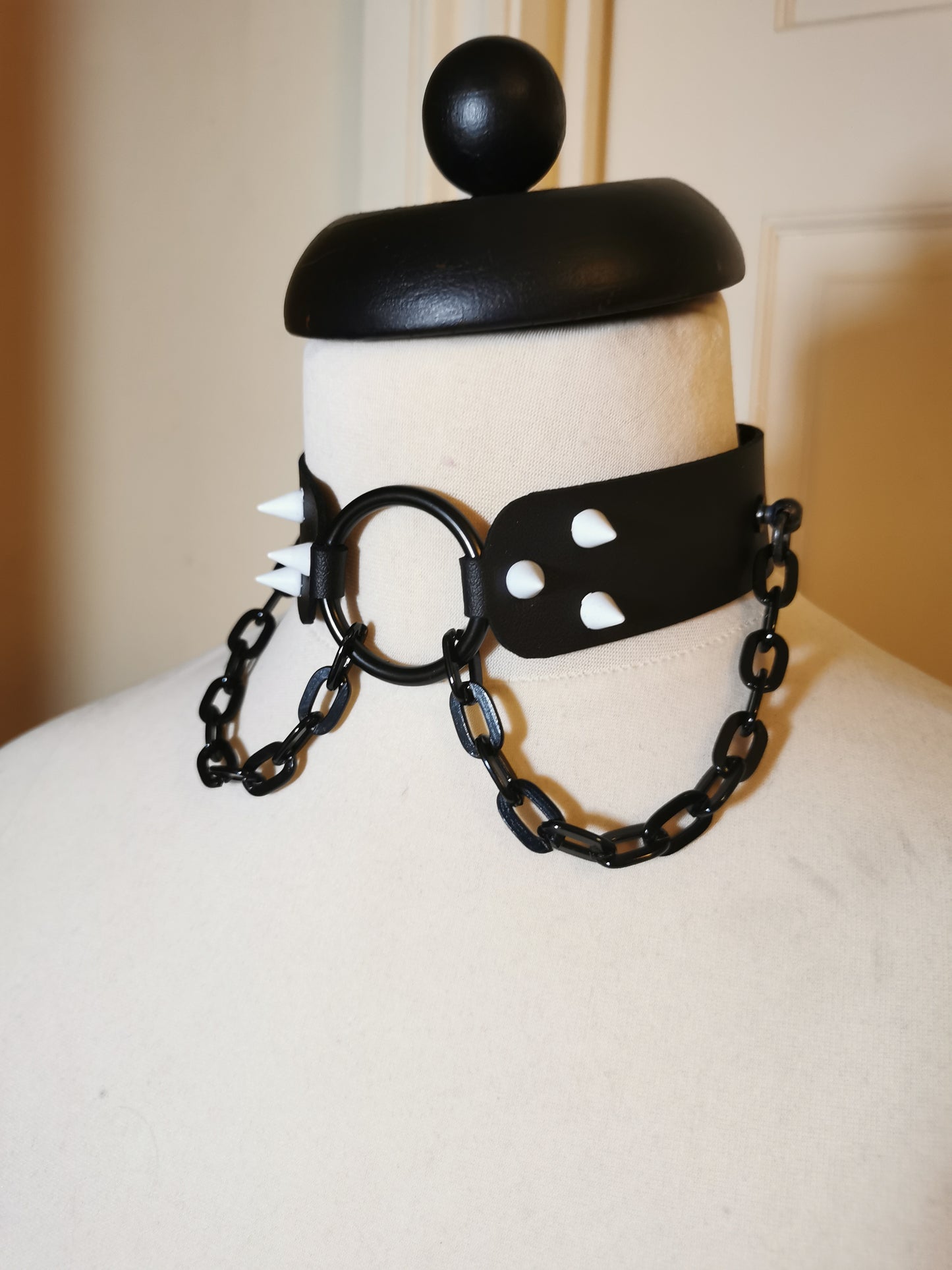 Custom hellraiser collar