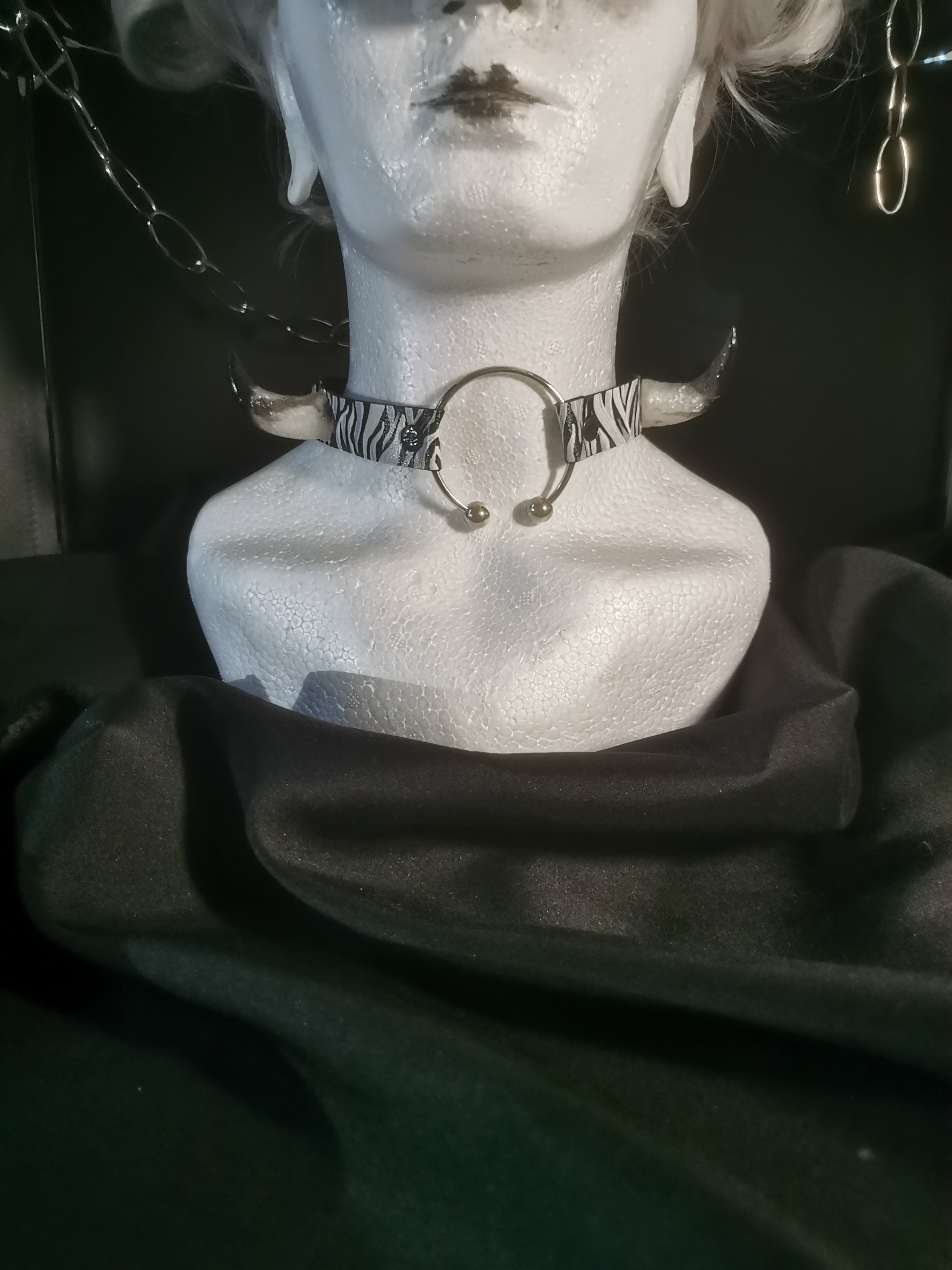 Horn choker sale